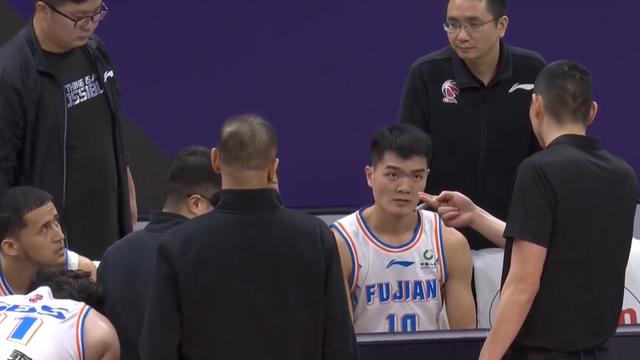 山东男篮|2连胜！大外援35+15，贾诚20+10，山东轻取鱼腩，得分王空砍63分