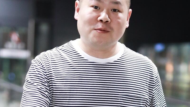 岳云鹏|无缘2022央视舞台，从北漂小伙到“德一哥”，岳云鹏成为春晚赢家