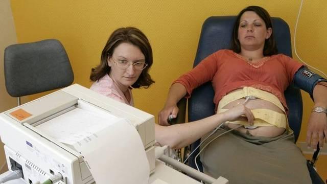 张碧晨|张碧晨分娩当天照首曝光，孩子才33周迫不及待来报道，仅3斤多