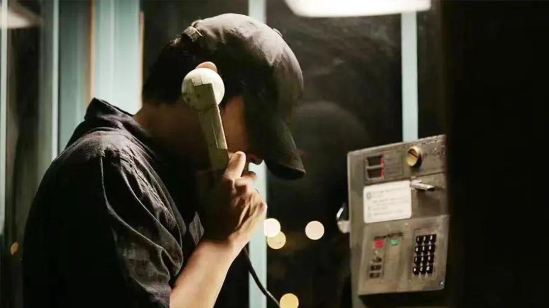 金世佳|一句话得罪半个娱乐圈后，他被人民日报表扬了