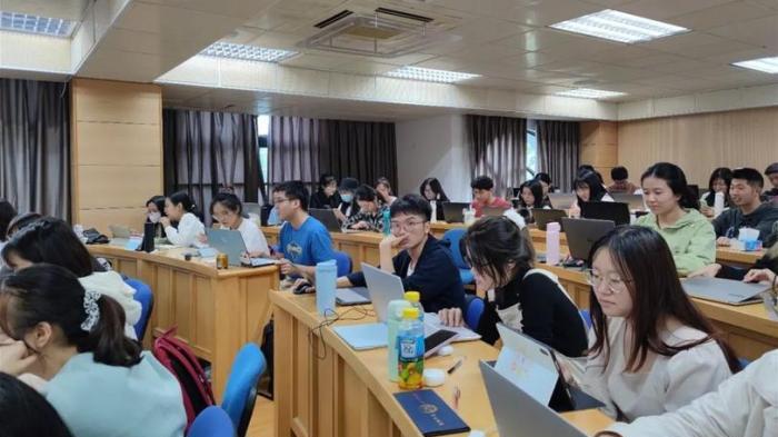 厦门大学公开侮辱军人的教授，被开除了！