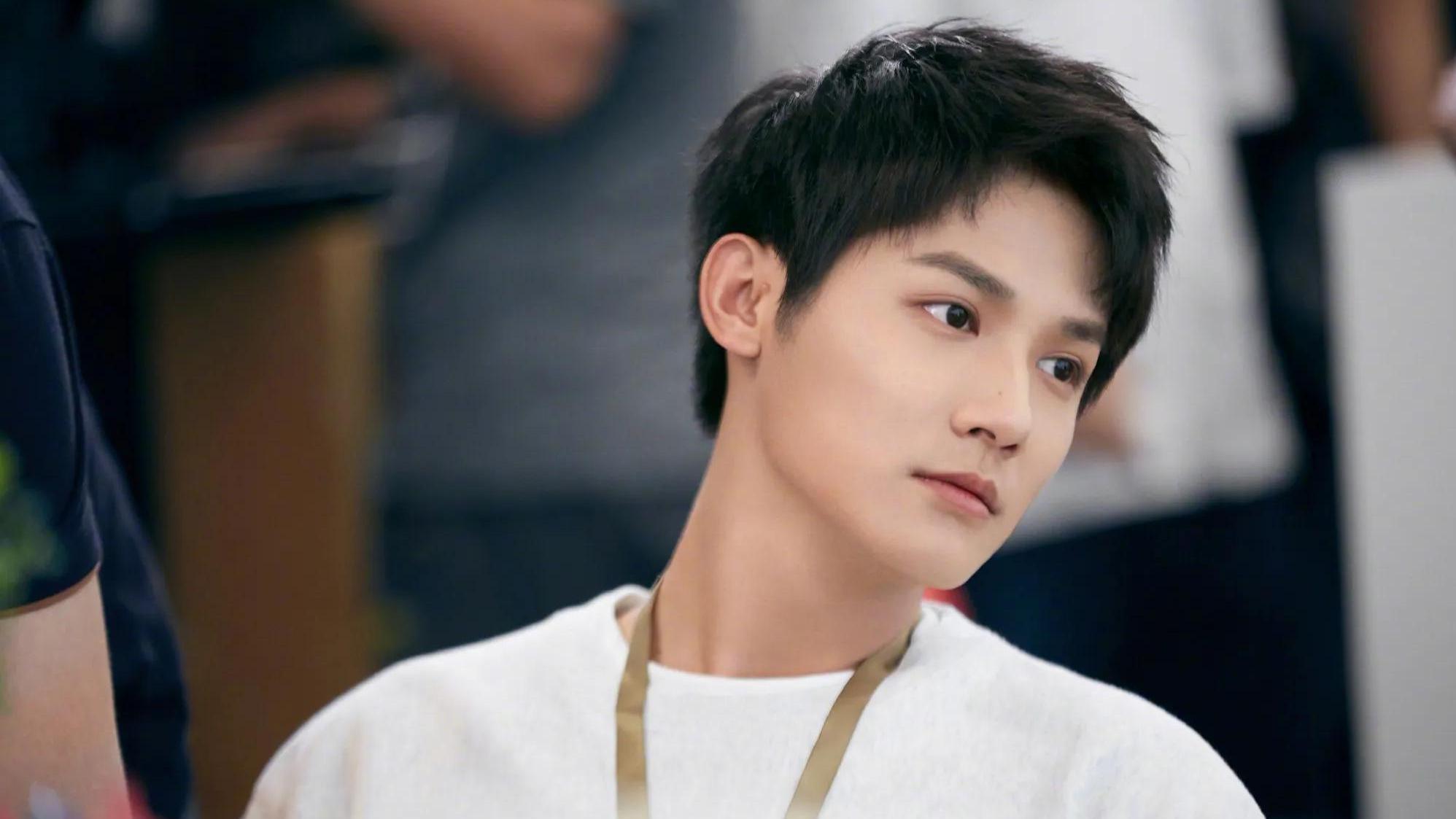 李小冉|出道九年，他终于被看见了，2021年开启霸屏模式