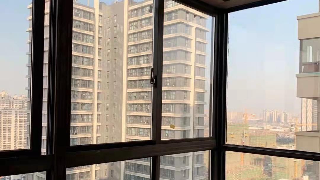 你知道吗？用什么材料进行门窗填缝，还能延缓门窗的使用寿命。