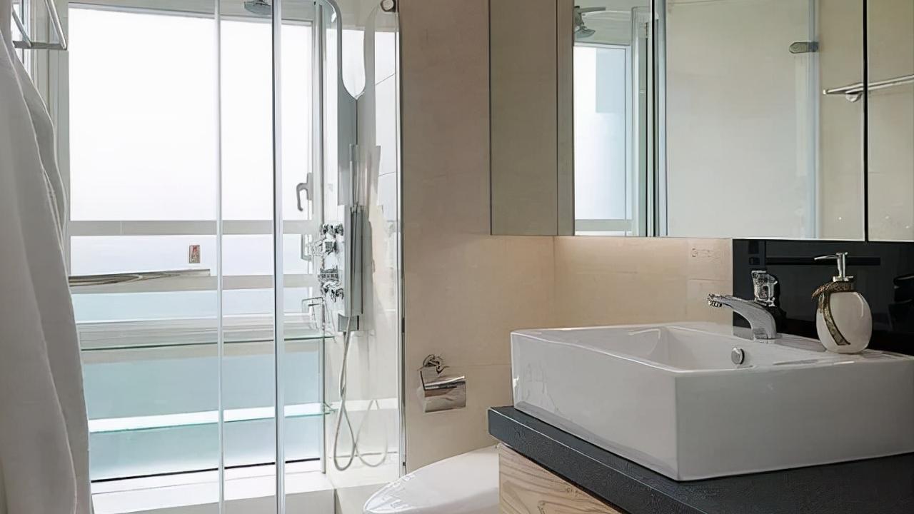 装修过2回才懂得，小户型卫生间这样设计，实用、漂亮、省空间！