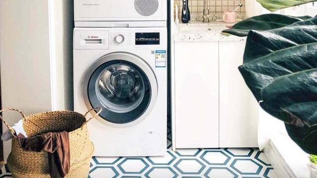 阳台和客厅打通后，衣服晾哪里？5种办法解决，让你不再困扰！