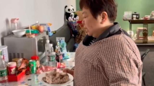 许敏|曝熊磊不会做饭，熊母教女儿如何做饭，被嘲在许敏家养尊处优惯了