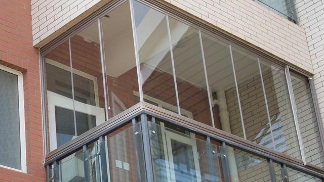 想破脑都想不到的好设计，阳台这样封高级方便，媳妇再也不吵了！