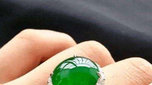 翡翠|翡翠蛋面要怎么搭配