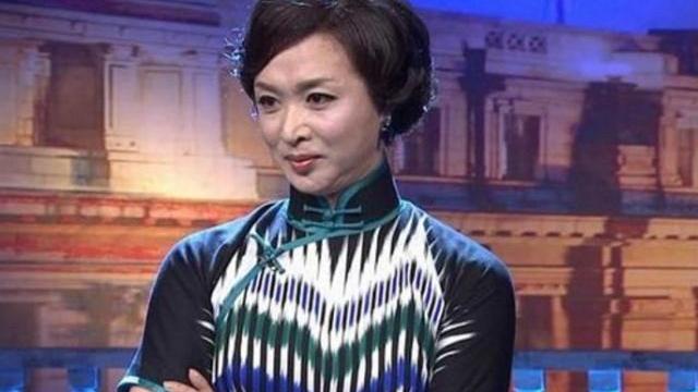 金星|金星：靠一首歌吃半辈子的过气女歌手，活动上摆谱：没红毯不下车