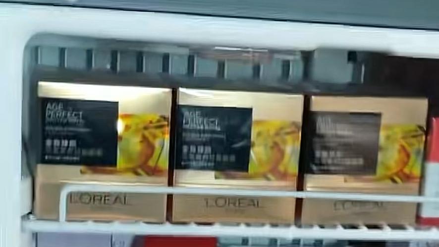 沈涛|主持人沈涛再送老婆豪礼，护肤品塞满冰箱，曾送娇妻700万的豪车