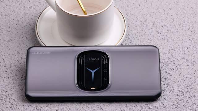 游戏手机|满血性能遇到霜刃Mobile 散热 拯救者Y90将更好的游戏体验进行到底