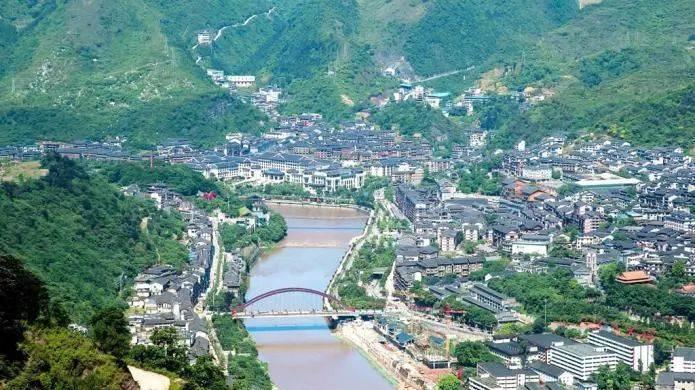 茅台酒、国台酒、华茅酒等茅台镇酱酒有哪些共同之处？