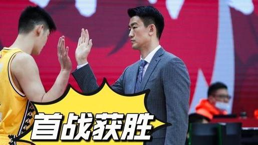 广厦男篮|CBA上海男篮与广厦队比赛结束后，杨鸣连夜开会研究广厦男篮这3人