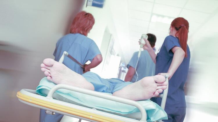 医生|眼睛上有这3种异常的人，猝死风险或上升，需警惕严重高血脂