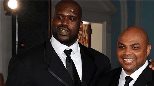 巴克利：姚明技术不行！奥尼尔回怼：你防过姚明吗，他能打爆你！