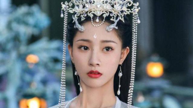 沉香如屑|《沉香如屑》朝澜爱得清醒？龙族天之娇女拼事业，最后放下余墨！