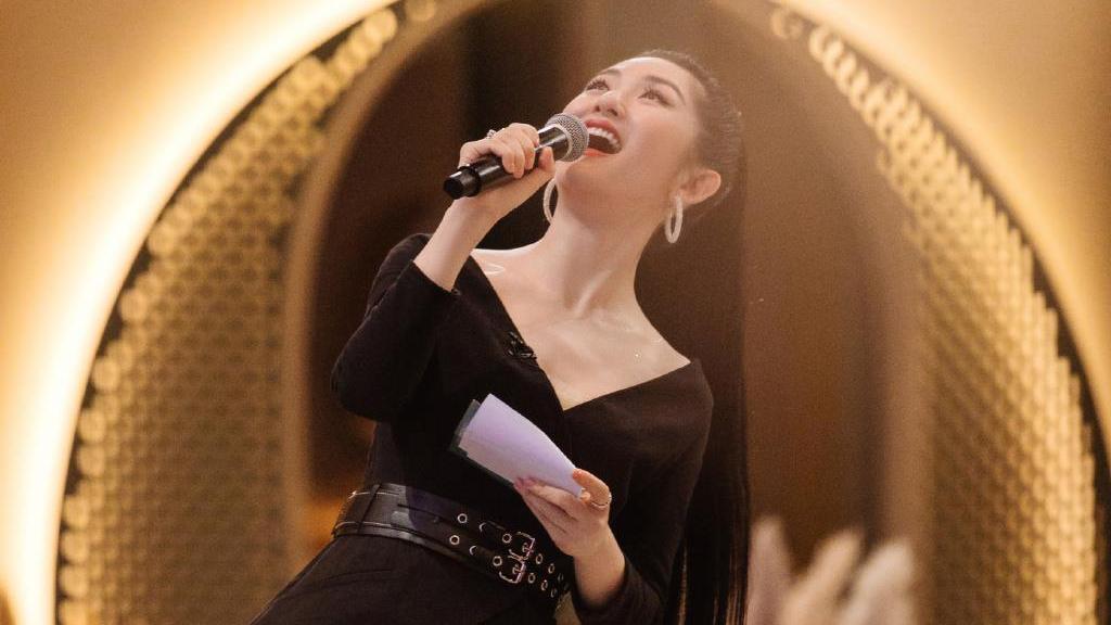 万茜|谢娜没给湖南卫视丢脸，曾经的一姐很厉害，在《浪姐3》首秀完美