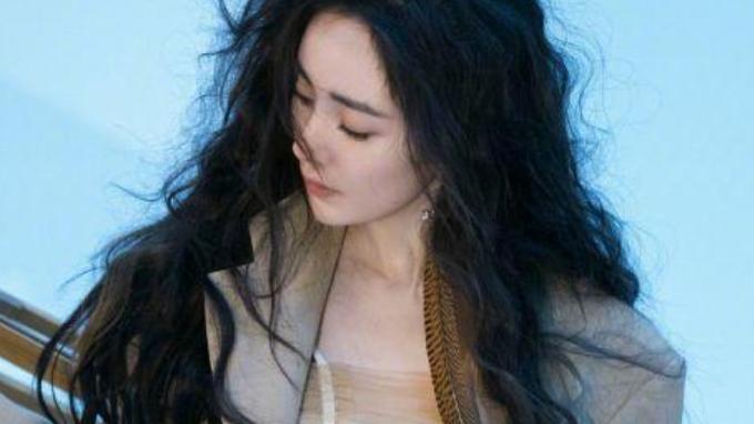 杨幂|杨幂的爱情观人间清醒！直言期待爱情，更要理智做自己