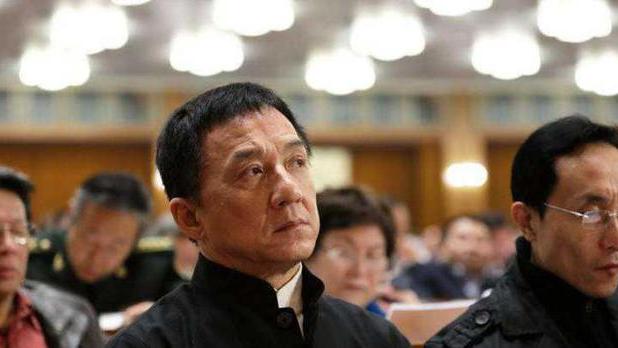 明星素颜|人民大会堂不许化妆很多明星被打回原形，明星和普通人差别大吗？