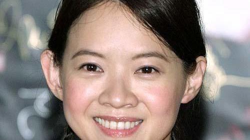 曾宝仪|如今她已48岁依旧选择不婚，原因竟是与父母“相处模式”辣眼睛