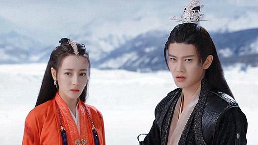 冰雕|《恰似故人归》长意变成冰雕，天君以菩提果救他，帮他重塑鱼尾巴