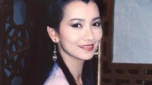 孙燕姿|赵雅芝拍视频，竟被儿子警告不许做家务，表情得瑟温馨有爱