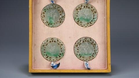 翡翠|清代 老翡翠牌梅兰竹菊一套