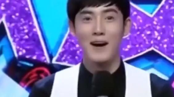 赵丽颖|赵丽颖节目中大口吃饭，谁注意她吐掉的垃圾放在哪？是真有素质！