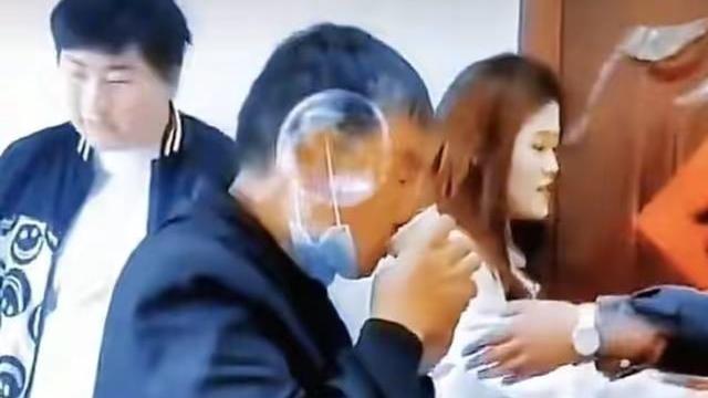 朱之文|大衣哥新儿媳家境曝光，家里曾是村里首富，如今居住在城里