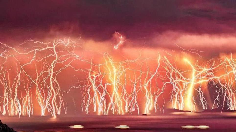 |南美有个奇怪的湖，每年300多天电闪雷鸣，每小时上千次