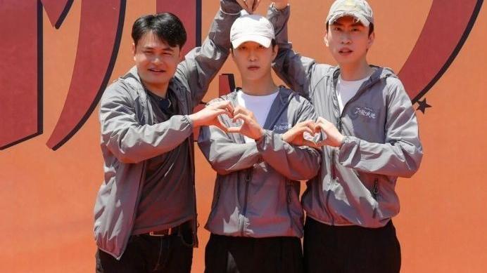 范丞丞|范丞丞新剧开机，面部发福胖出双下巴，颜值下滑被嘲像素人