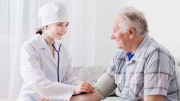 血糖|患有高血压，若长期控制不好，这4种并发症或找上门，需及时治疗