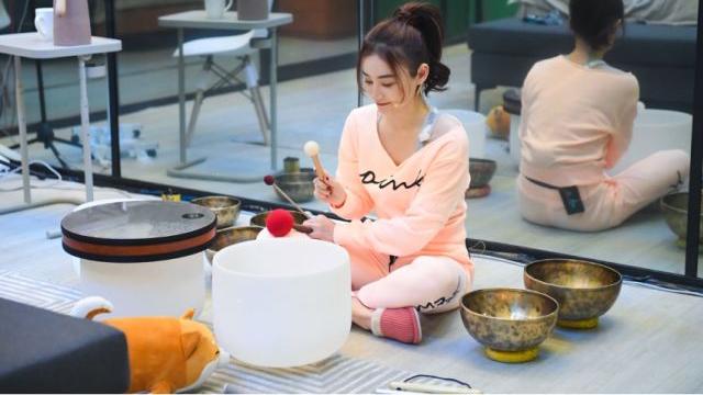 11点睡吧|《11点睡吧》，让真人秀回归“真”