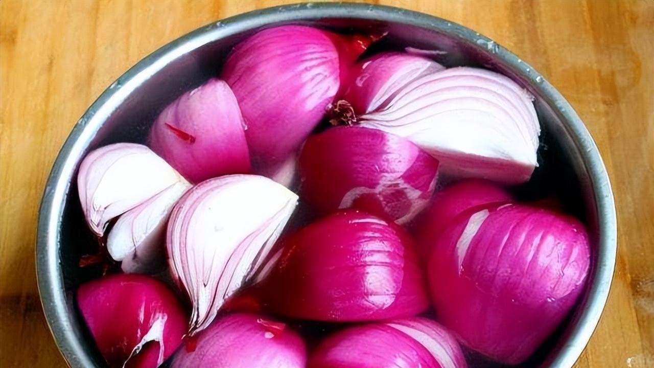 心肌梗塞|洋葱是高尿酸的“催化器”？提醒：避免尿酸升高，尽量远离5物