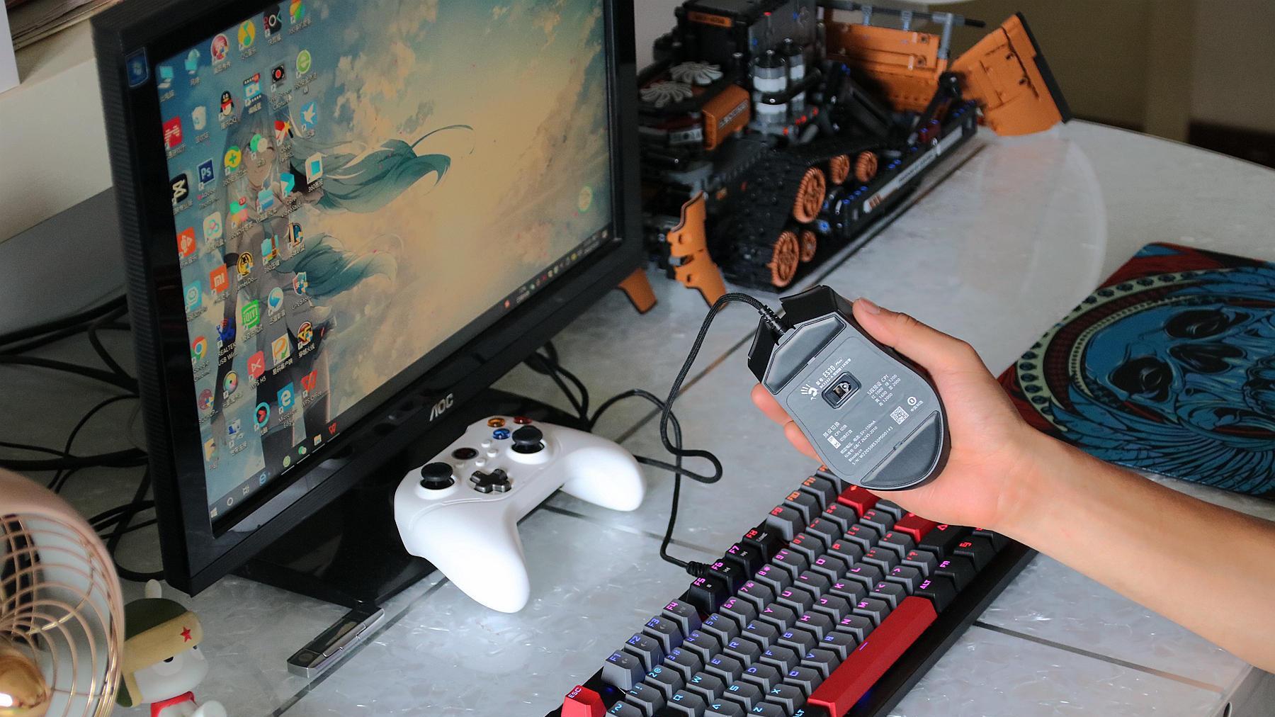 游戏鼠标|百元级别的游戏鼠标怎么选，轻量化血手幽灵ES30 Plus值得一试