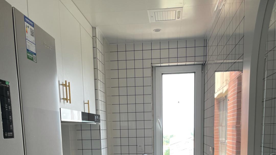 第一次装修新房，打扫干净还没布置家具就很漂亮，太喜欢啦！