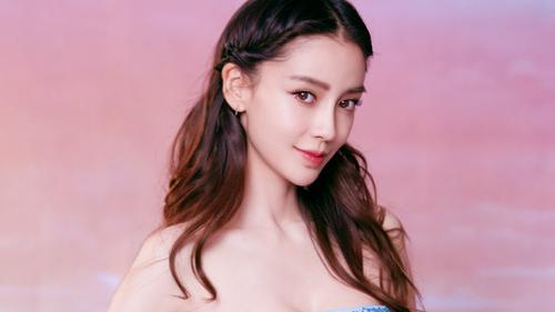 黄晓明|angelababy 一袭冰蓝色渐变裙，仙气十足，黄晓明为什么会和她离婚呢？