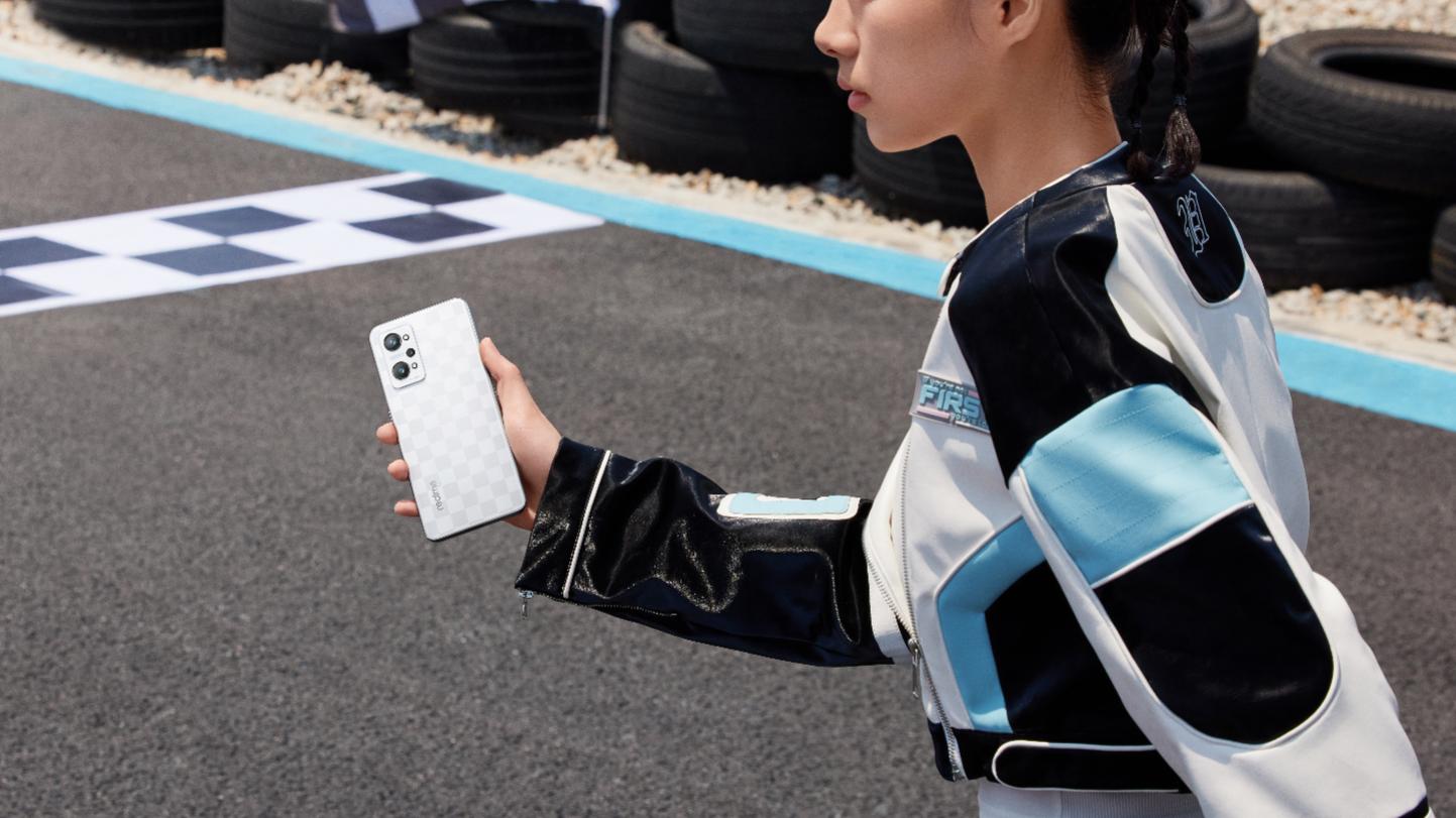 iPhone14|realme真我Q5系列正式发布颜值到位，配置拿捏红米，这价格真香！