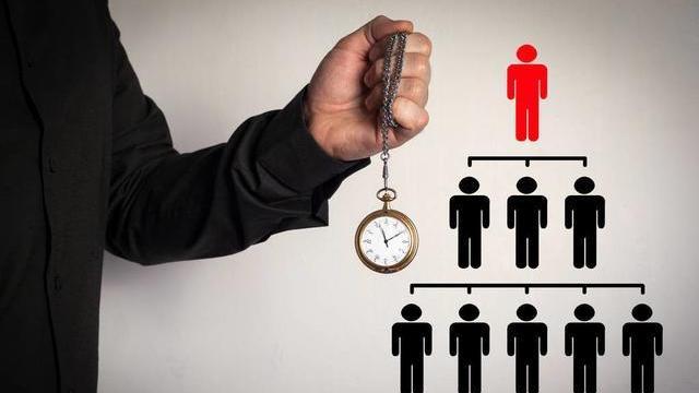 |退二线老领导酒后失言：牢记5个不成功的原因，用这4条潜规则翻身