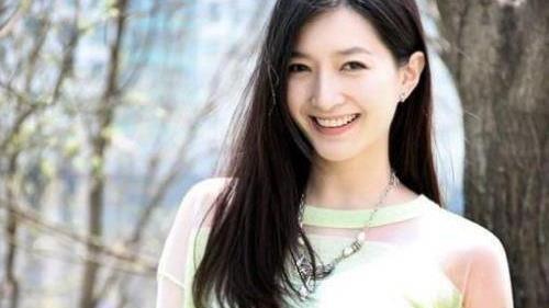 金·卡戴珊|她是娱乐圈里难得的高学历女生，也是被称为最开得起玩笑的女明星