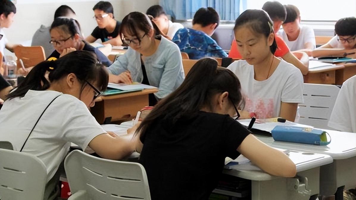 分流|拒绝学生上职高，家长提议取消“中考分流”，教育部给出暖心回应