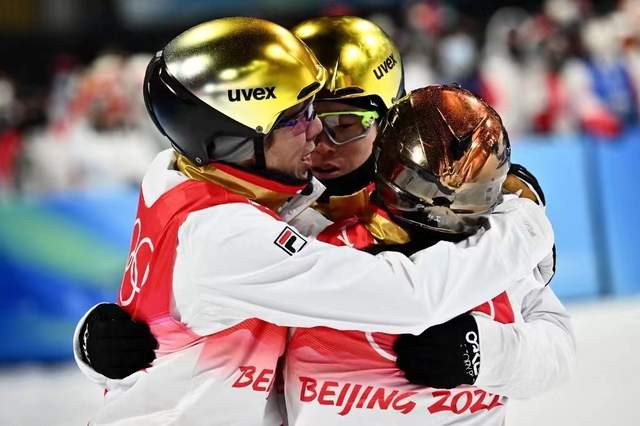 国际米兰|中国单日最稳2块金牌丢了，5位冬奥会四朝元老泪目，银牌也是英雄