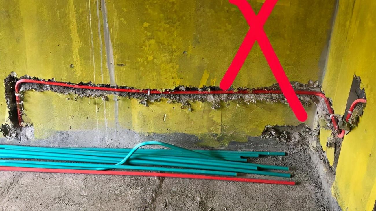 新房电线刚接好，通电就出现了火花！老电工一下就看出了问题所在