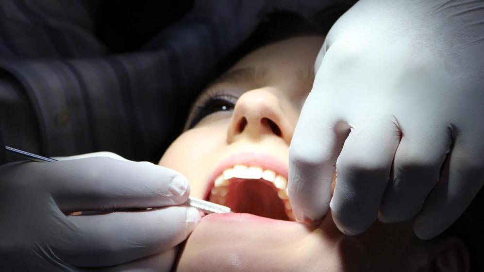 牙齿|牙齿不好的“罪魁祸首”慢性牙周炎，一个小方子早晚刷牙，化解牙龈出血、牙齿松动困