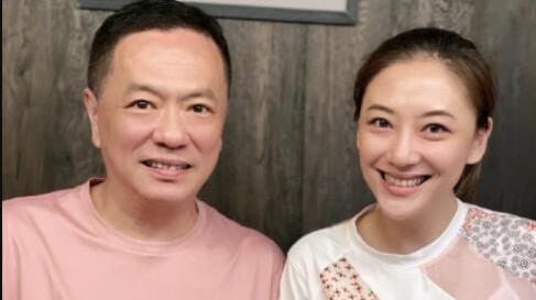 应采儿|应采儿与两儿子合影，HoHo的耳朵和哥哥如同复制，长相不随爸妈