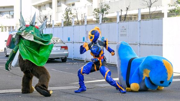 哆啦A梦|假面骑士：拉布拥有多啦a梦同款口袋，再次迎来以头抢地！