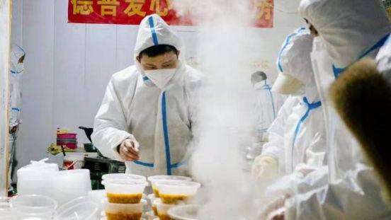 “抗癌厨房”变成“抗疫厨房”，德善厨房温暖世间，疫情下的大爱