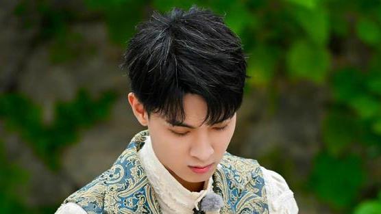 周深|强敌来袭，《奔跑吧》平均关注度仍然第一，但能让好人赢一回吗？