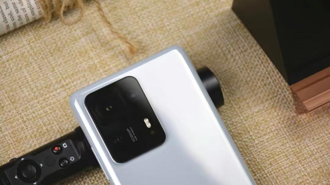 小米mix4|小米MIx4一夜迎来“交友”价，12+256GB版降价2420元，可以入手了