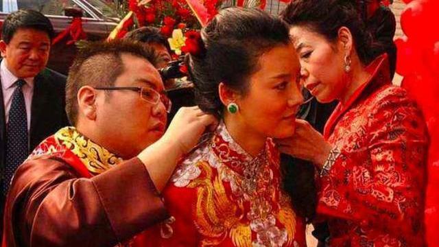 车晓|爱钱爱到病态，车晓和山西首富离婚后，又重新搭上一位野兽型富豪